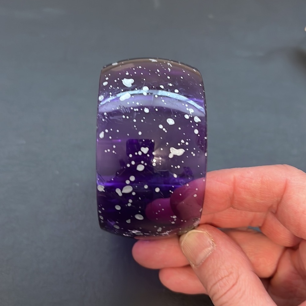 Vintage Plastic Bangle Bracelet, Purple with White Splatter Design, Boho, Retro - Picture 4 of 8